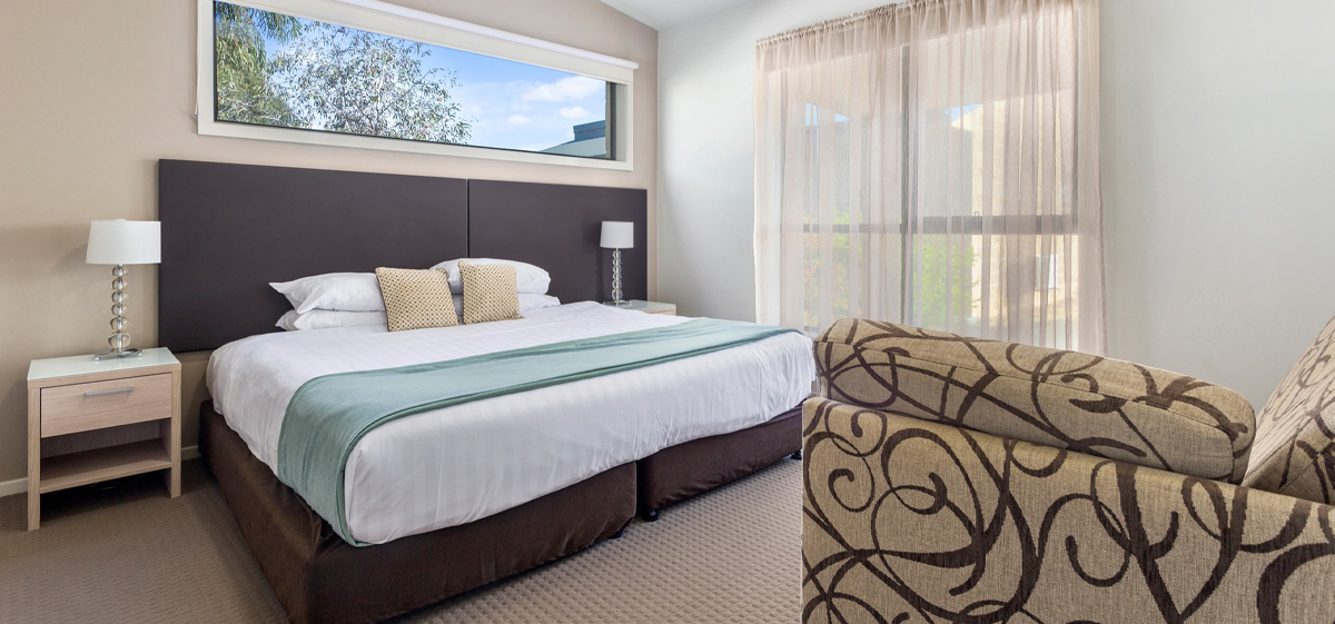 Luxurious Accommodations and inviting guest room options in Melbourne at Seasons5
